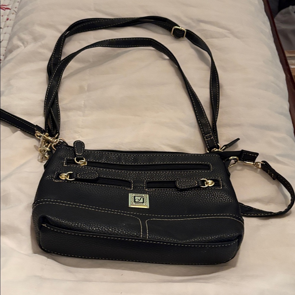 STONE MOUNTAIN CHARLUZZO BONDED LEATHER BAGGER 4 -IN-1 DESIGN NWOT